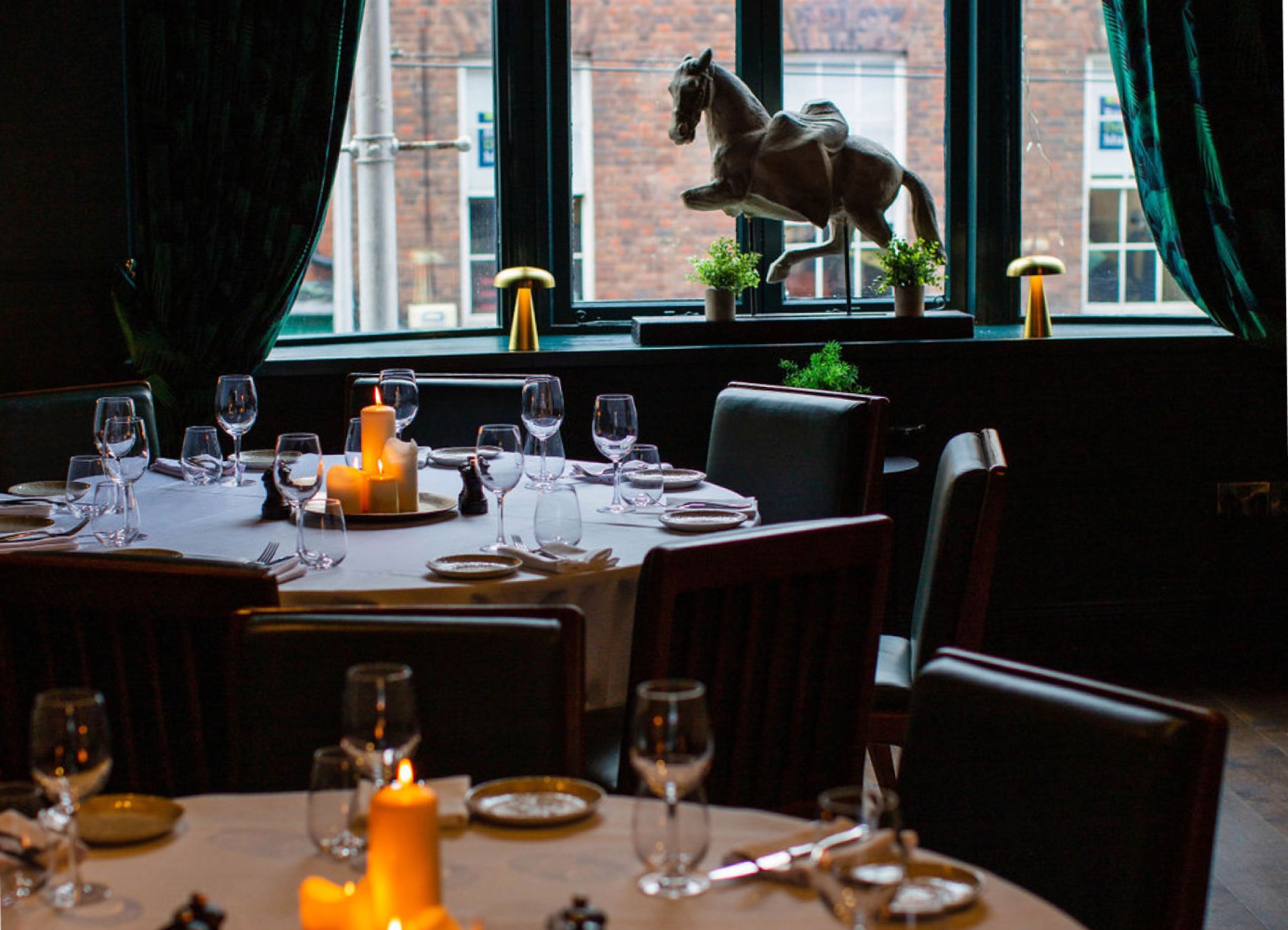 Lennan's Yard restaurant interior